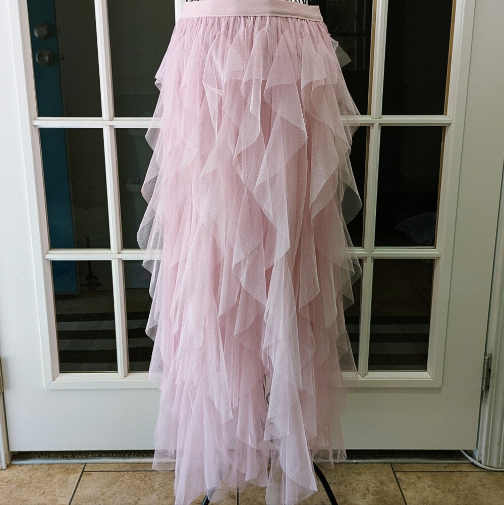 NWOT Ruffle Skirt